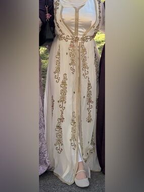 White and gold kaftan abaya